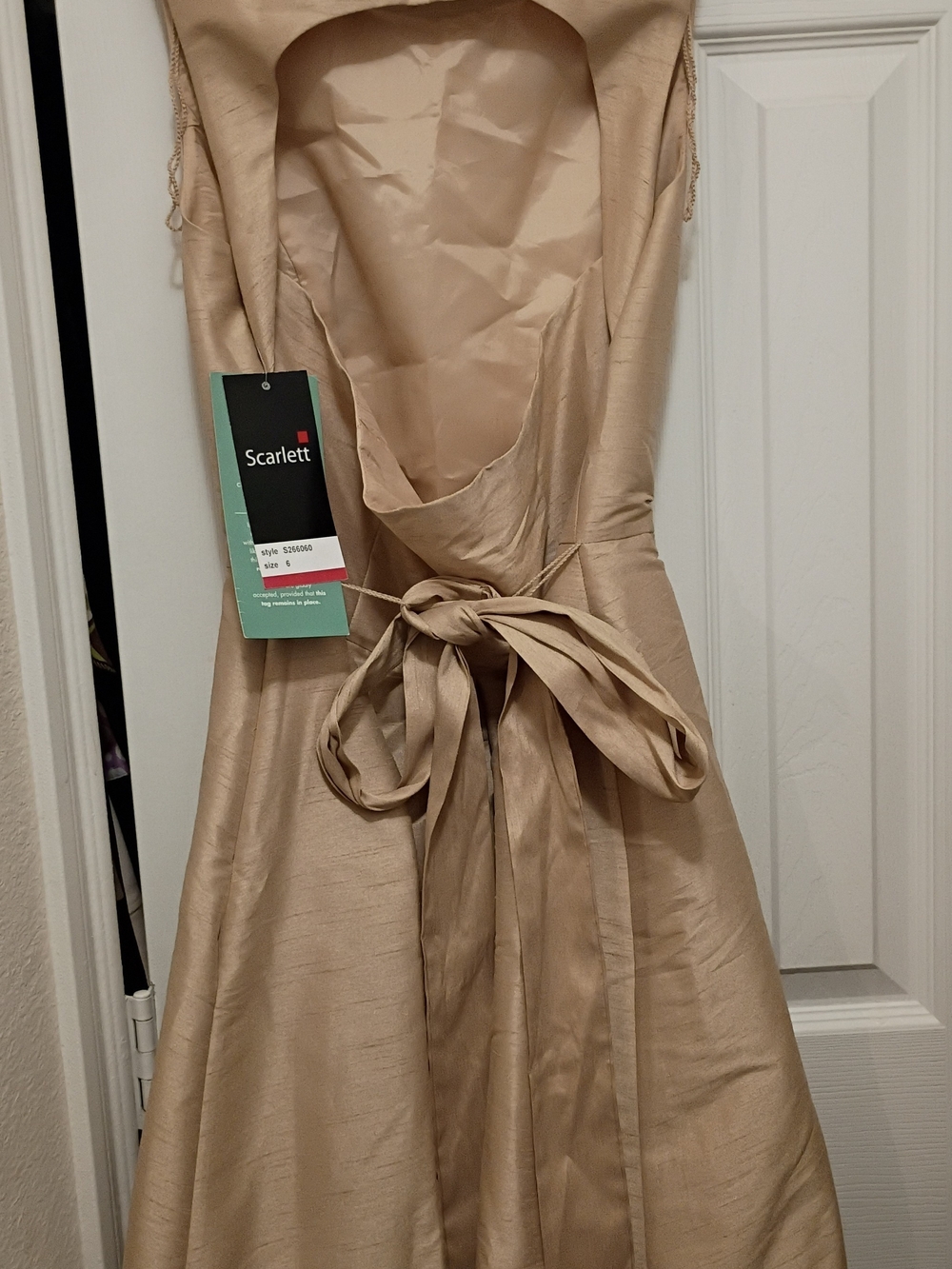 Scarlett Gold/Tan Sleeveless Back Out Tie Back & Flare Dress Size 6 NWT - Picture 1 of 14